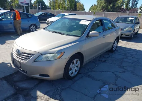 2007 Toyota Camry Ce z USA, uszkodzony, nr VIN 4T1BE46K87U573835